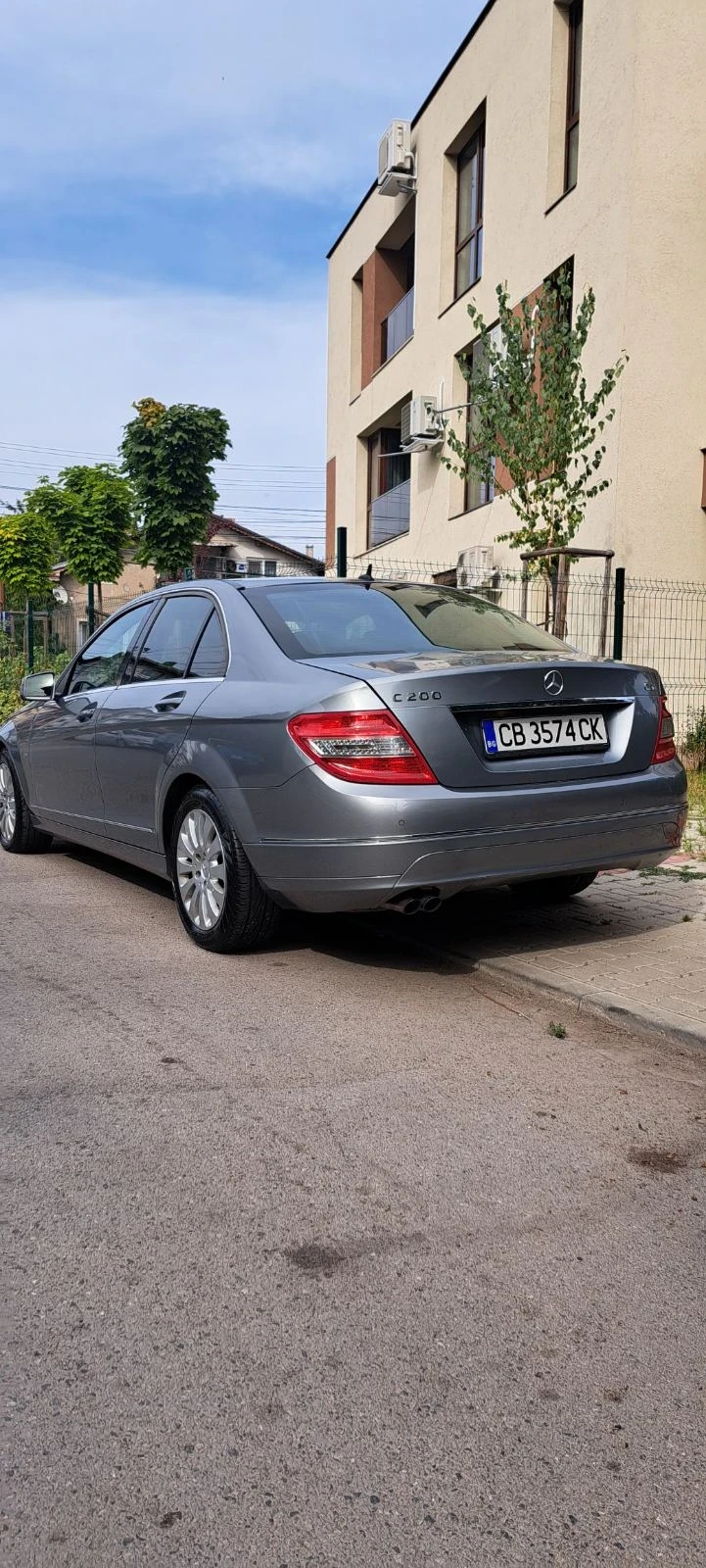 Mercedes-Benz C 200 Седан - изображение 2
