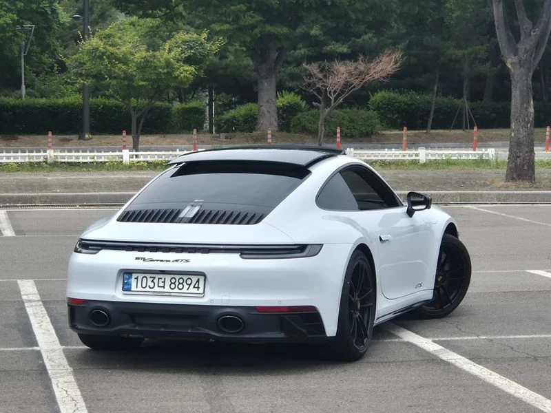 Porsche 911 Carrera GTS| 473к.с.| ВКЛ.ТЕХНОТЕСТ, снимка 4 - Автомобили и джипове - 55375739