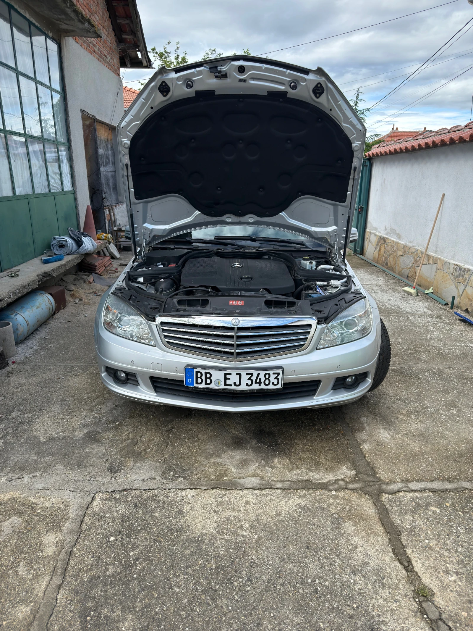 Mercedes-Benz 220  - изображение 2