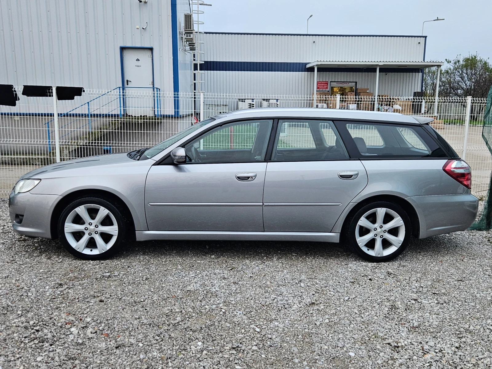 Subaru Legacy 2.0R Швейцария - изображение 4