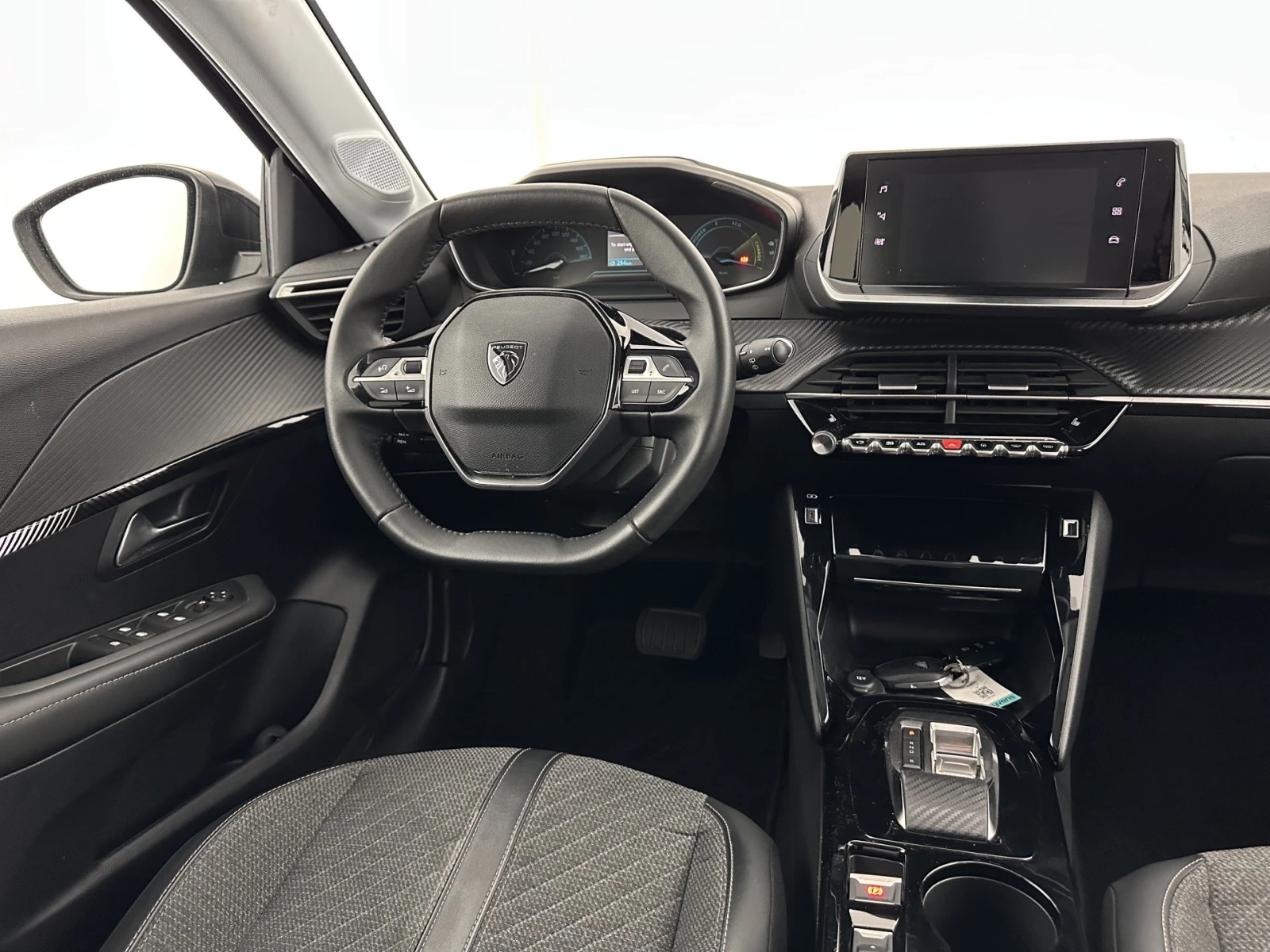 Peugeot 208 e-208 50 kWh Style, снимка 5 - Автомобили и джипове - 54137989