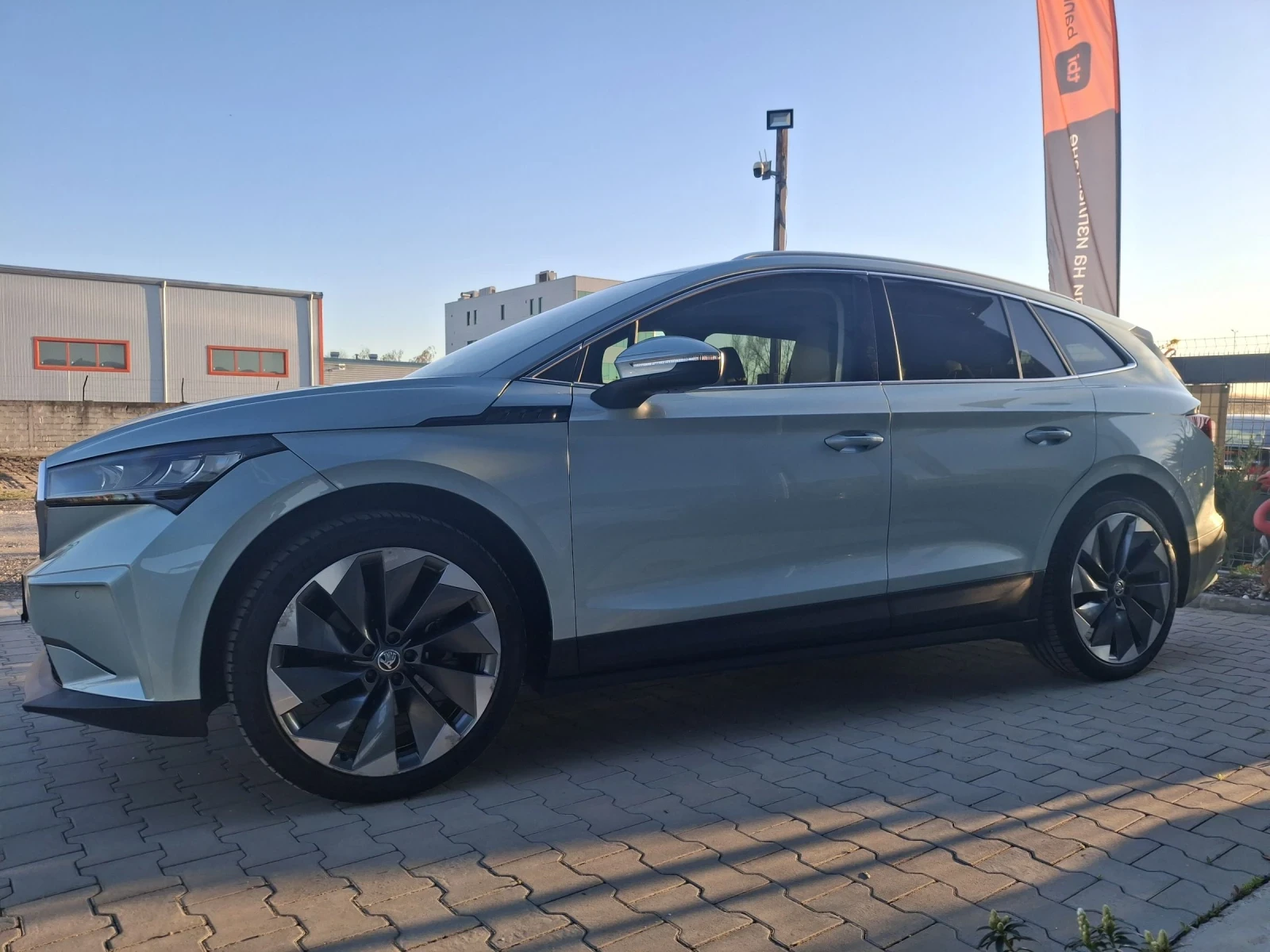 Skoda Enyaq Exclusive EV60kwH Pano/Koja/107.000х.км, снимка 4 - Автомобили и джипове - 54140859