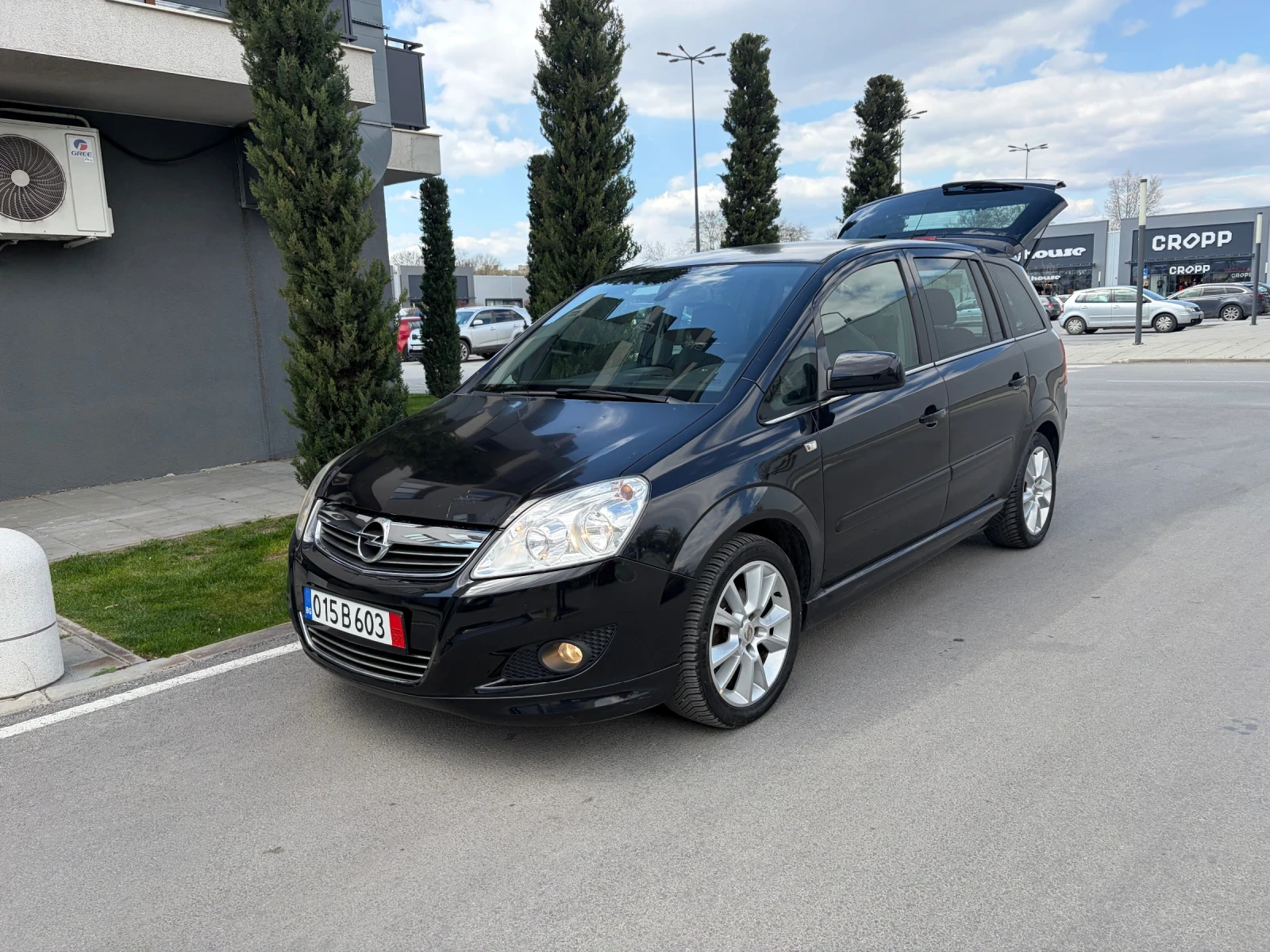 Opel Zafira 1.6i 7-местен, снимка 8 - Автомобили и джипове - 54151129