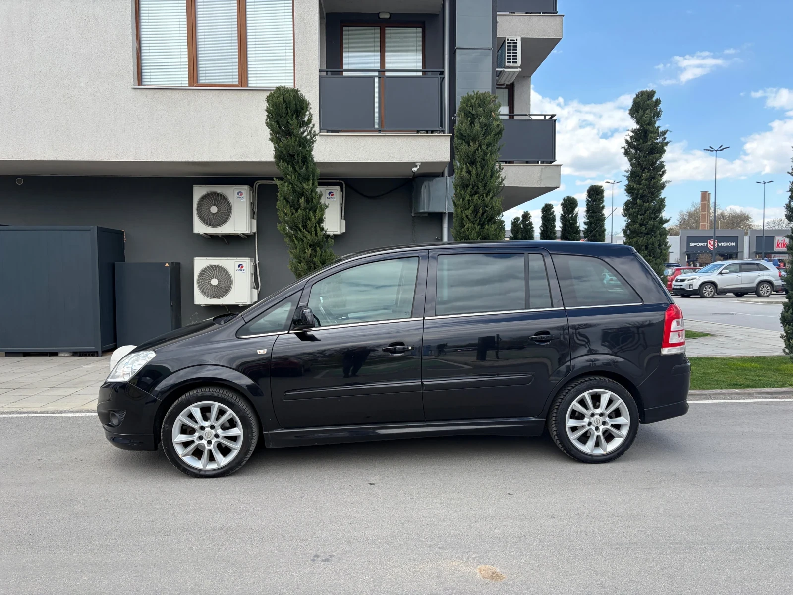 Opel Zafira 1.6i 7-местен, снимка 5 - Автомобили и джипове - 54151129