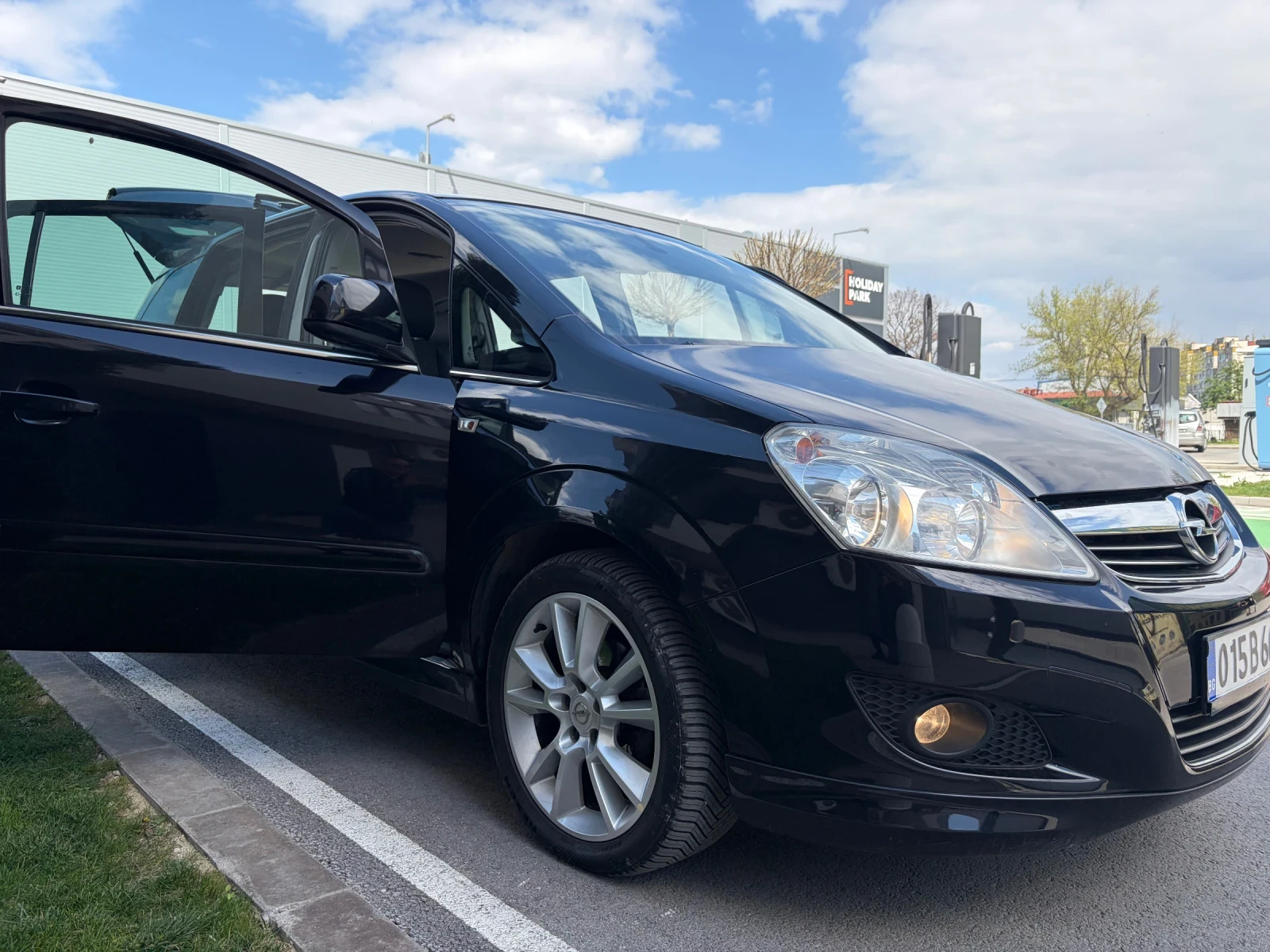 Opel Zafira 1.6i 7-местен, снимка 10 - Автомобили и джипове - 54151129