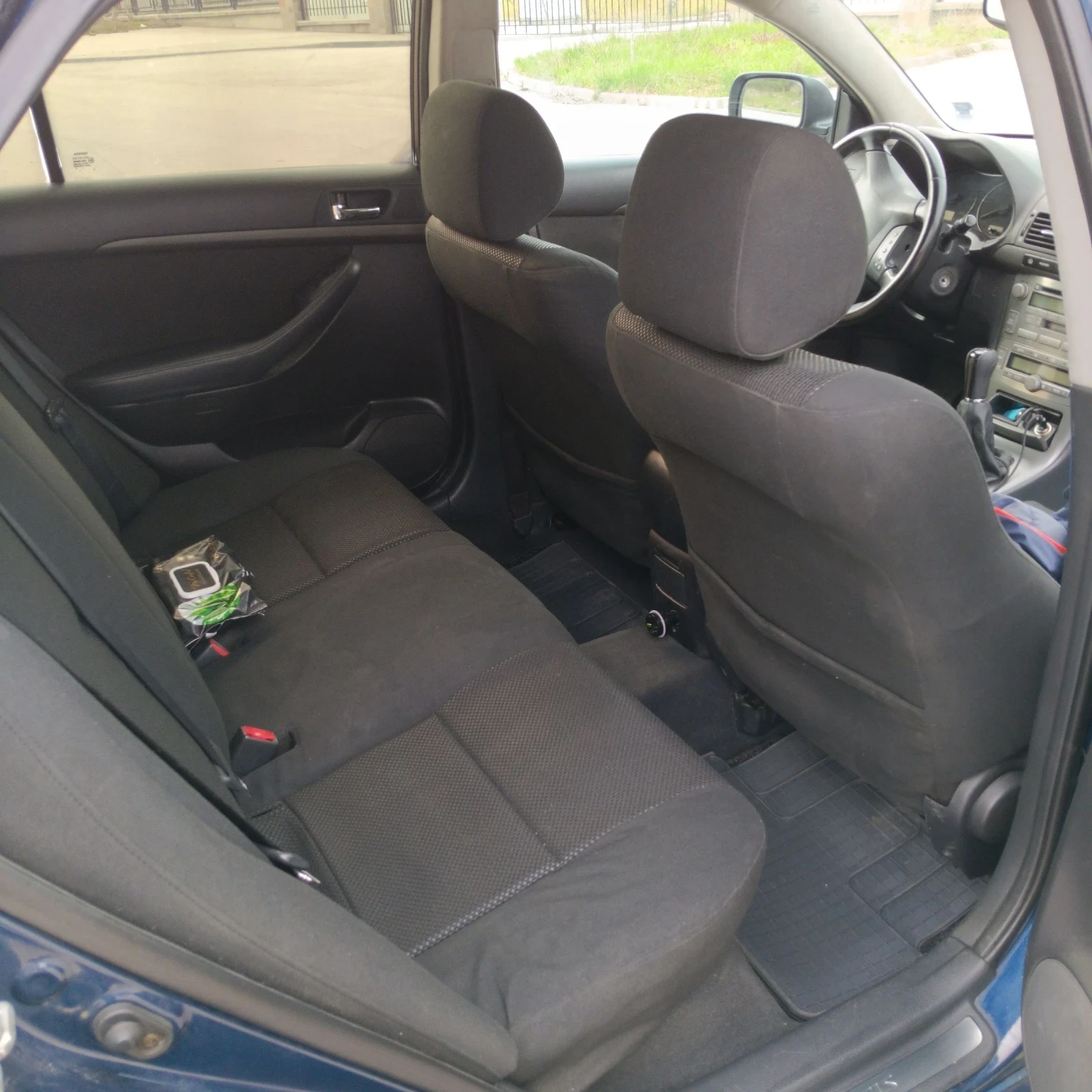 Toyota Avensis, снимка 8 - Автомобили и джипове - 54207536