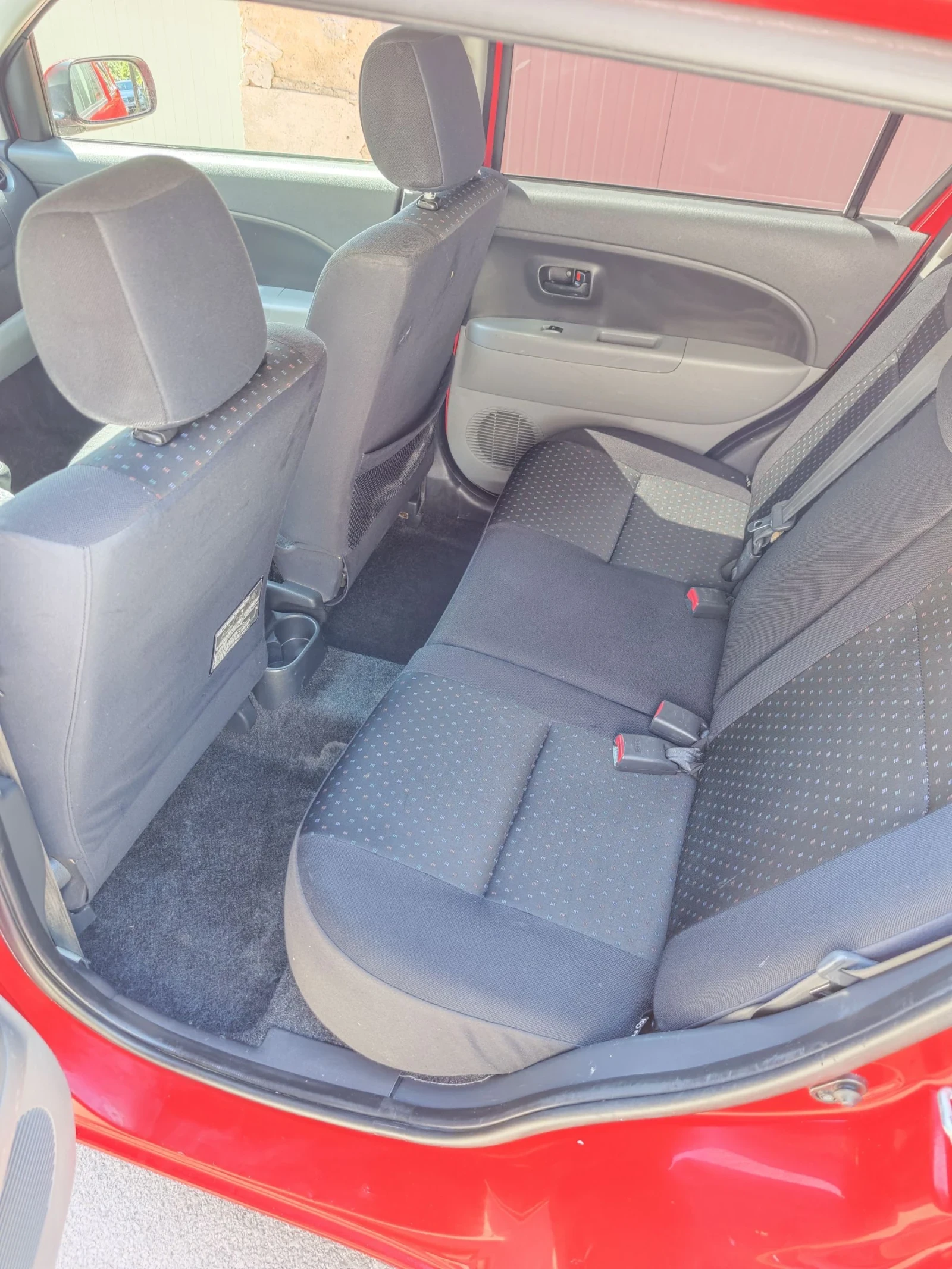 Daihatsu Sirion 1.0i 12V Газ-Бензин , снимка 7 - Автомобили и джипове - 54447797