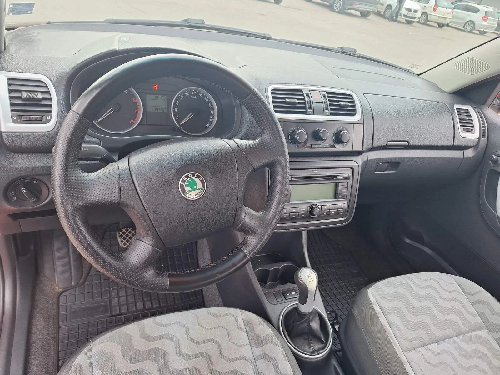 Skoda Fabia, снимка 10 - Автомобили и джипове - 54568306