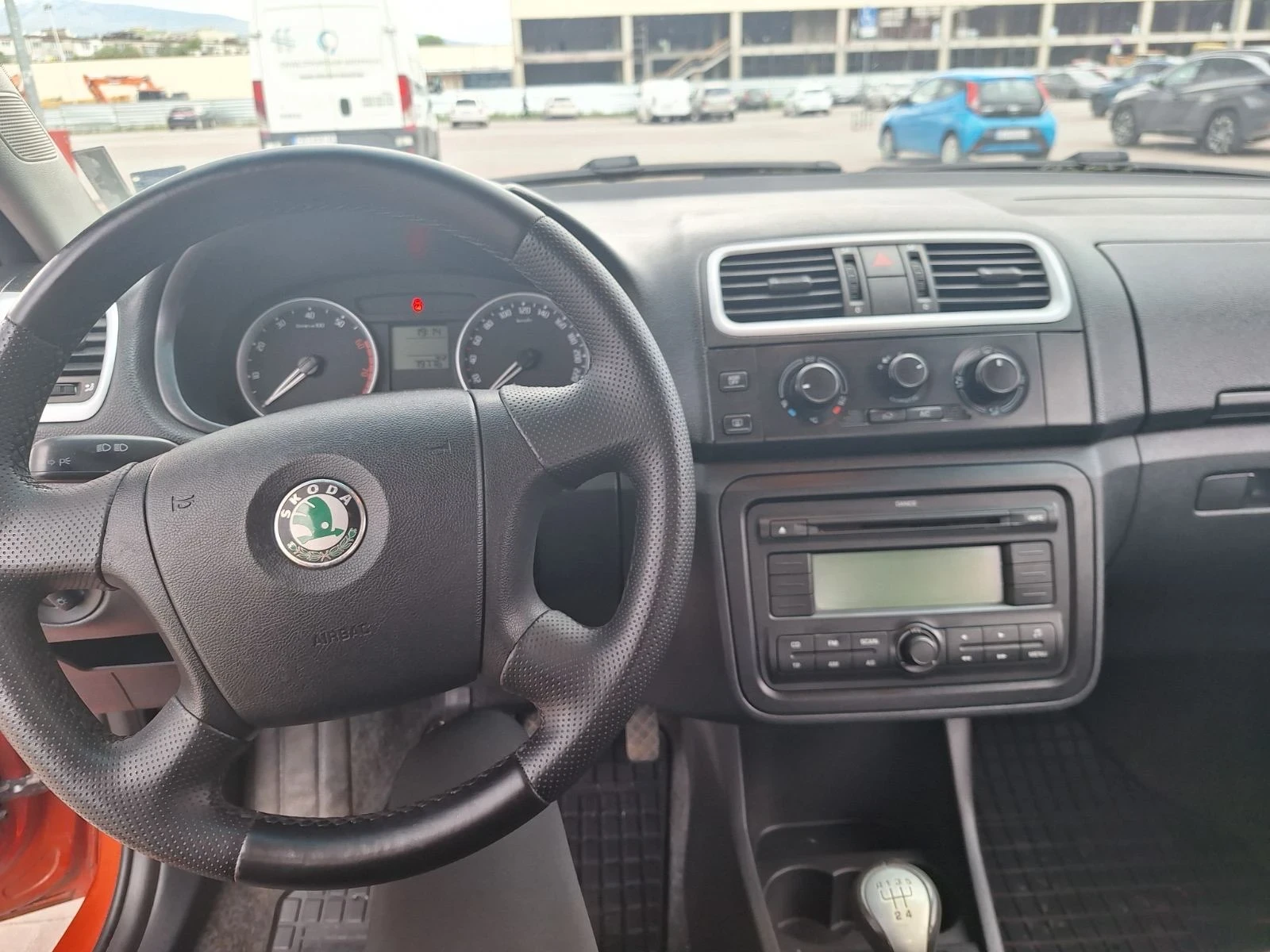 Skoda Fabia, снимка 5 - Автомобили и джипове - 54568306