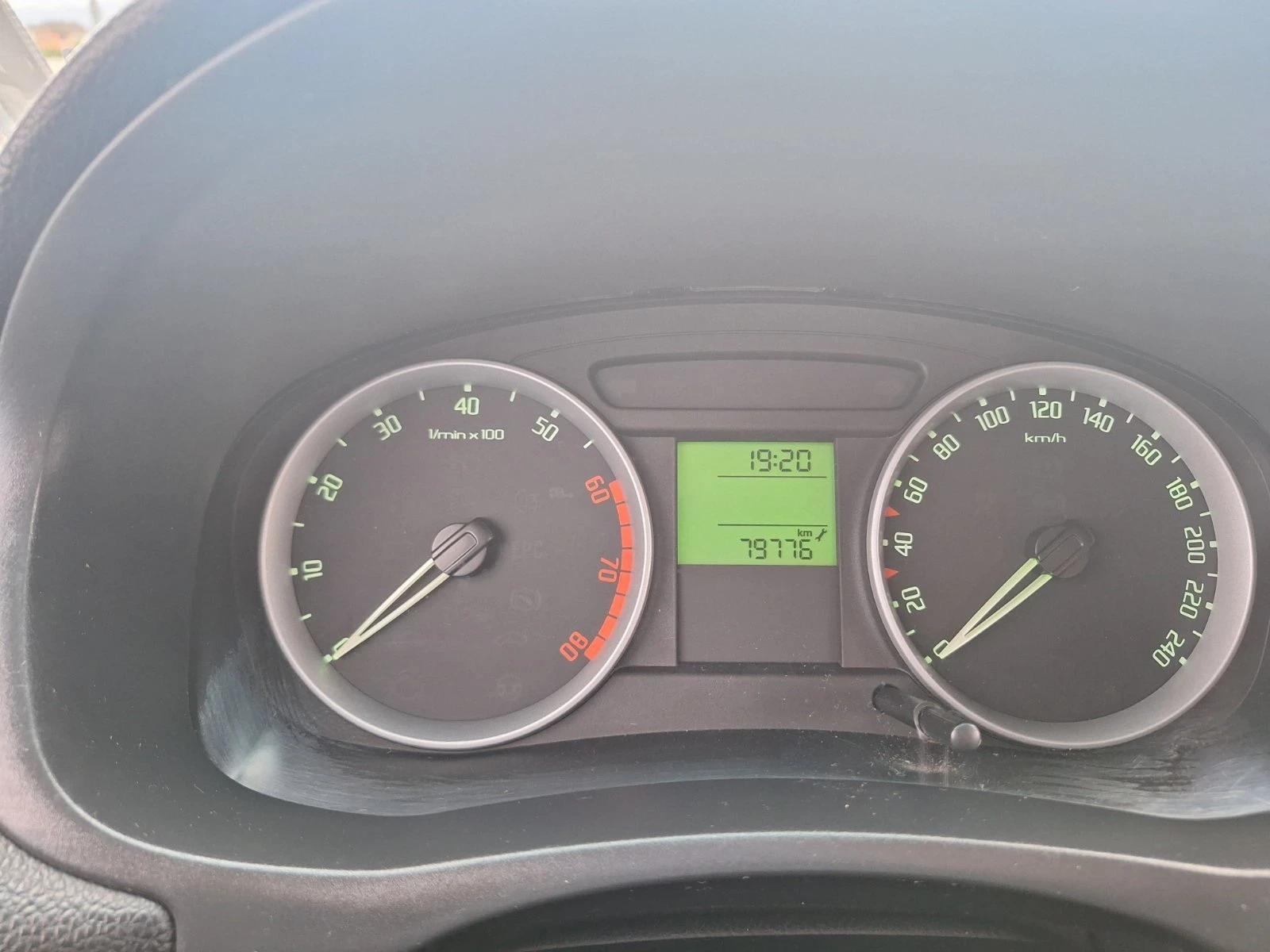 Skoda Fabia, снимка 11 - Автомобили и джипове - 54568306