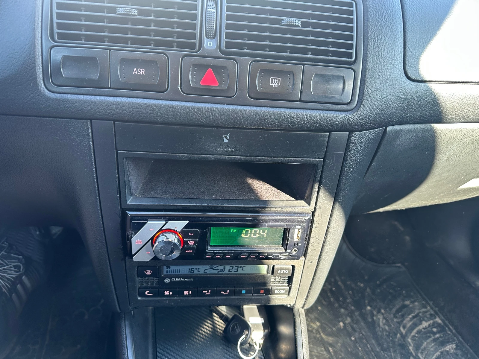 VW Golf 1.9TDI , Климатроник , снимка 7 - Автомобили и джипове - 54685410