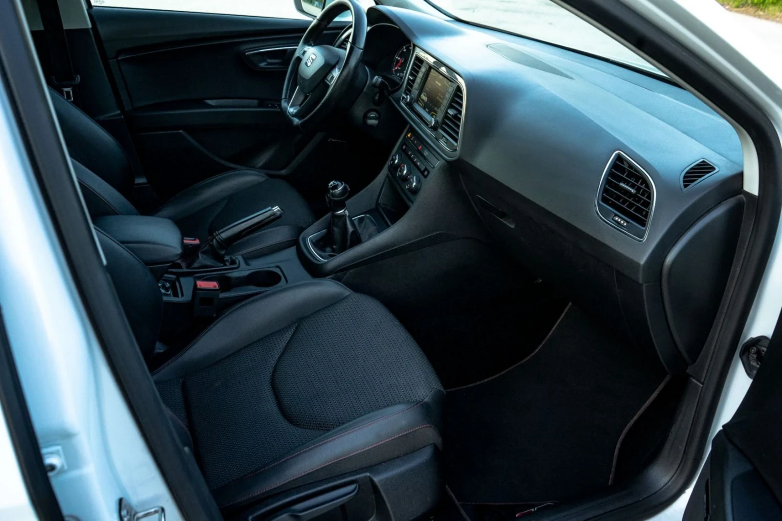 Seat Leon FR, снимка 12 - Автомобили и джипове - 54693390