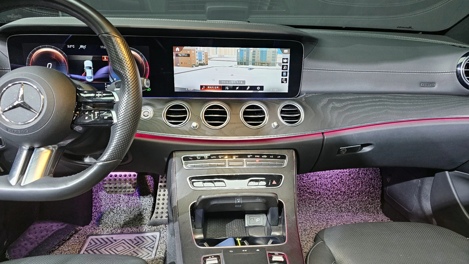 Mercedes-Benz E 220 AMG LINE* 4MATIC* КОЖА* ПОДГР* ОБДУХ* 360* HUD* LI, снимка 17 - Автомобили и джипове - 54782488