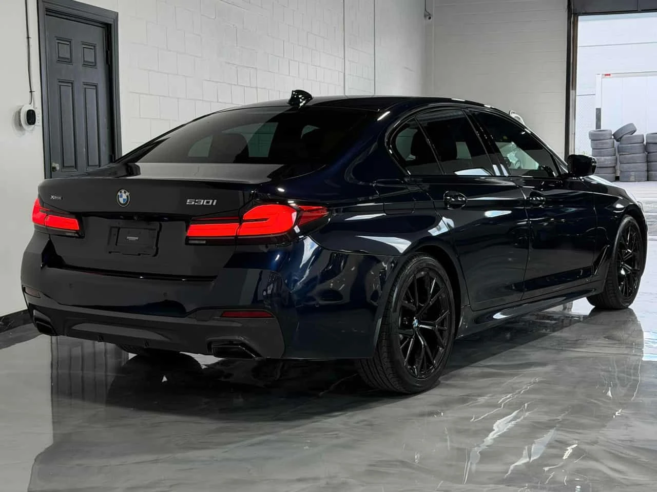 BMW 530 i xDrive/ПОДГРЕВИ/ШИБИДАХ, снимка 3 - Автомобили и джипове - 54809010