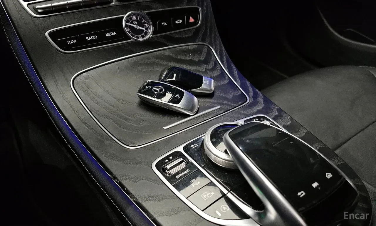 Mercedes-Benz E 250 2.0 Avantgarde, Подгрев, Navi, Задна камера, снимка 11 - Автомобили и джипове - 54963967