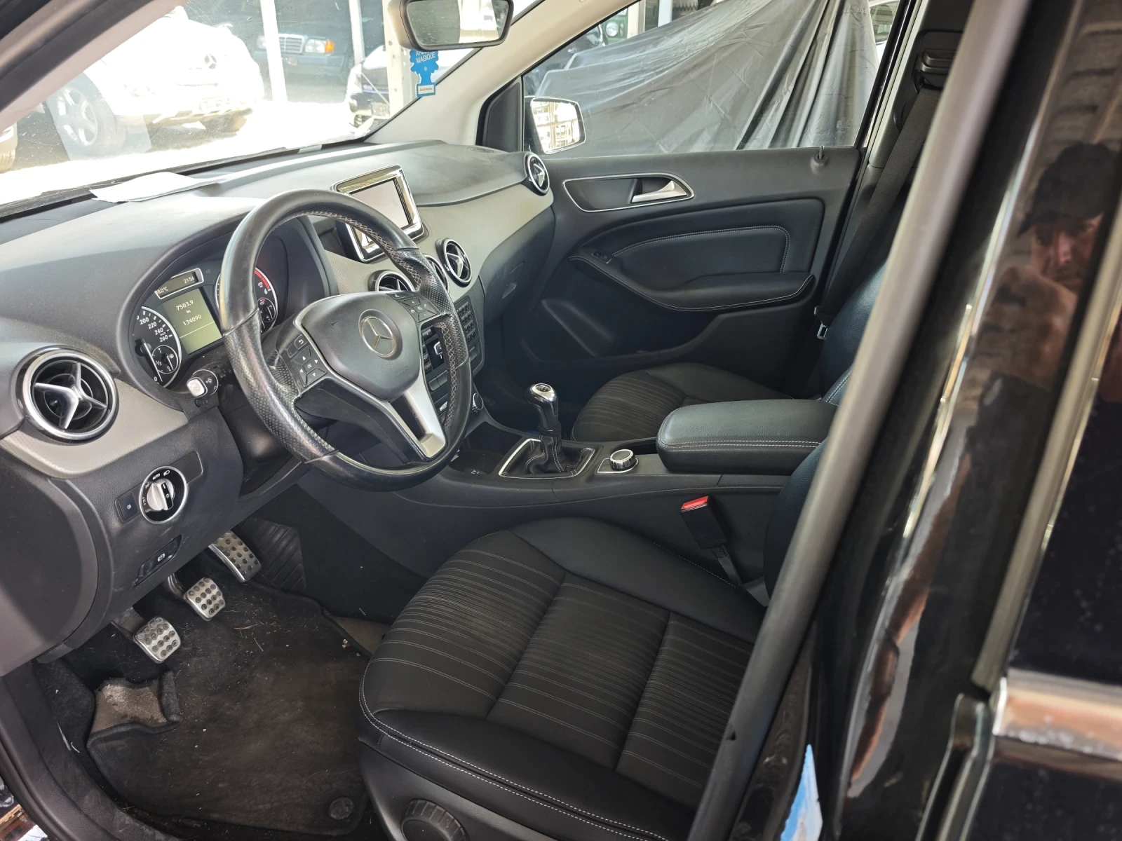 Mercedes-Benz B 180 134х.км. Нов внос Италия , снимка 6 - Автомобили и джипове - 54977248