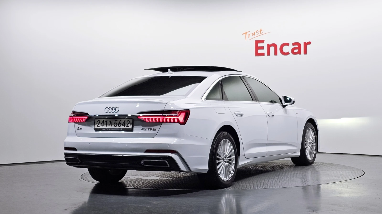 Audi A6 * FULL DIGITAL * ОБДУХВАНЕ * ХЕД-ЪП * 2 КЛЮЧА * , снимка 2 - Автомобили и джипове - 55380038