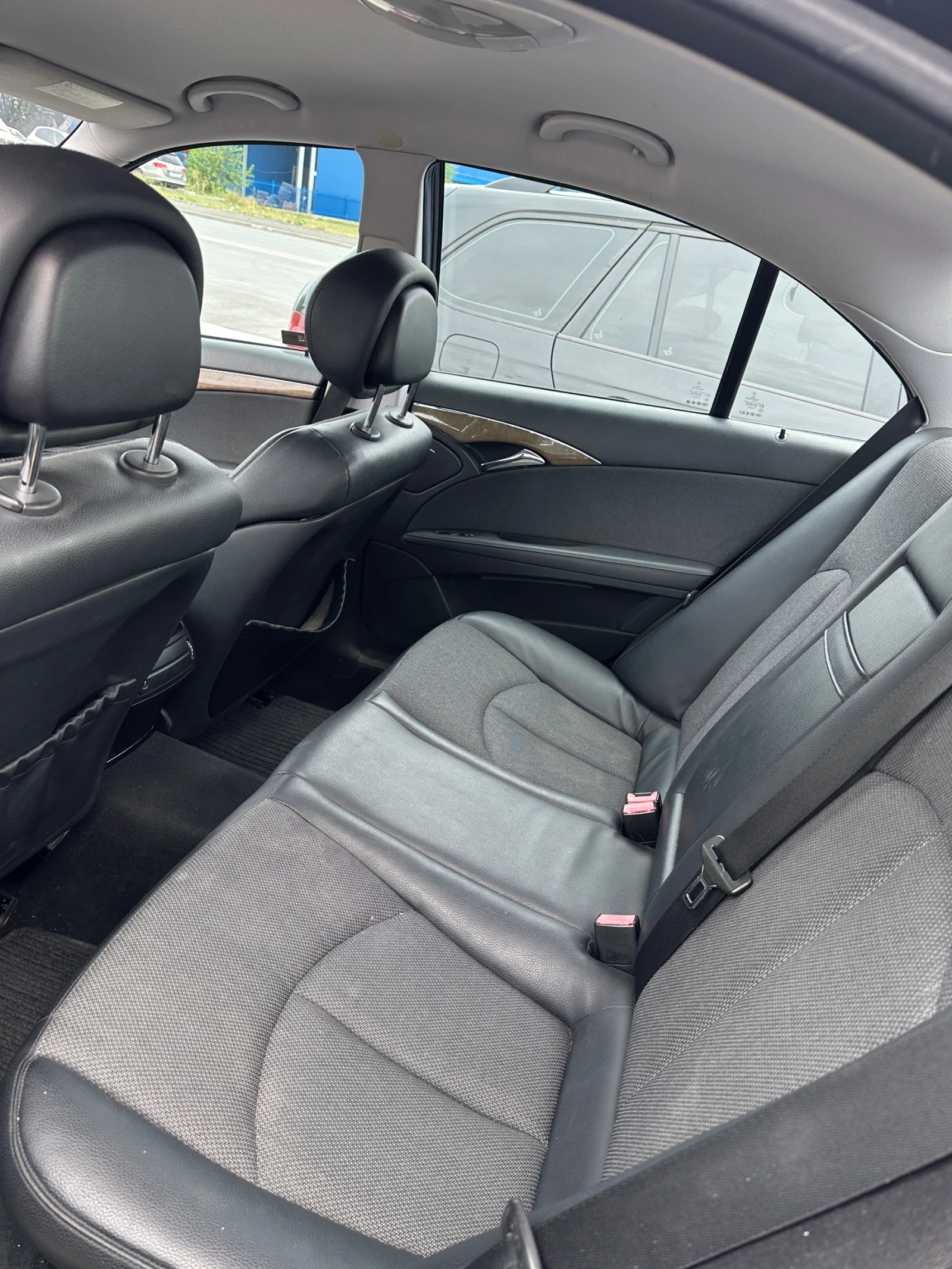 Mercedes-Benz E 280 CDI V6, снимка 11 - Автомобили и джипове - 55406157