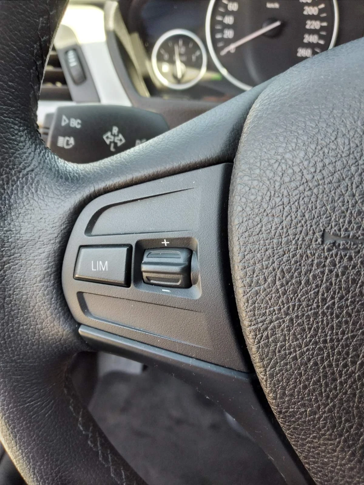 BMW 318 d Touring/Navi Business, снимка 8 - Автомобили и джипове - 55503629