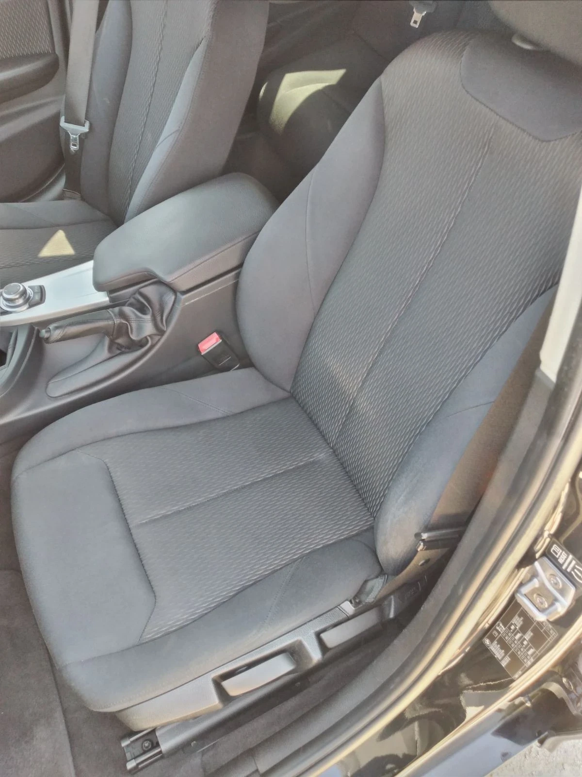 BMW 318 d Touring/Navi Business, снимка 9 - Автомобили и джипове - 55503629