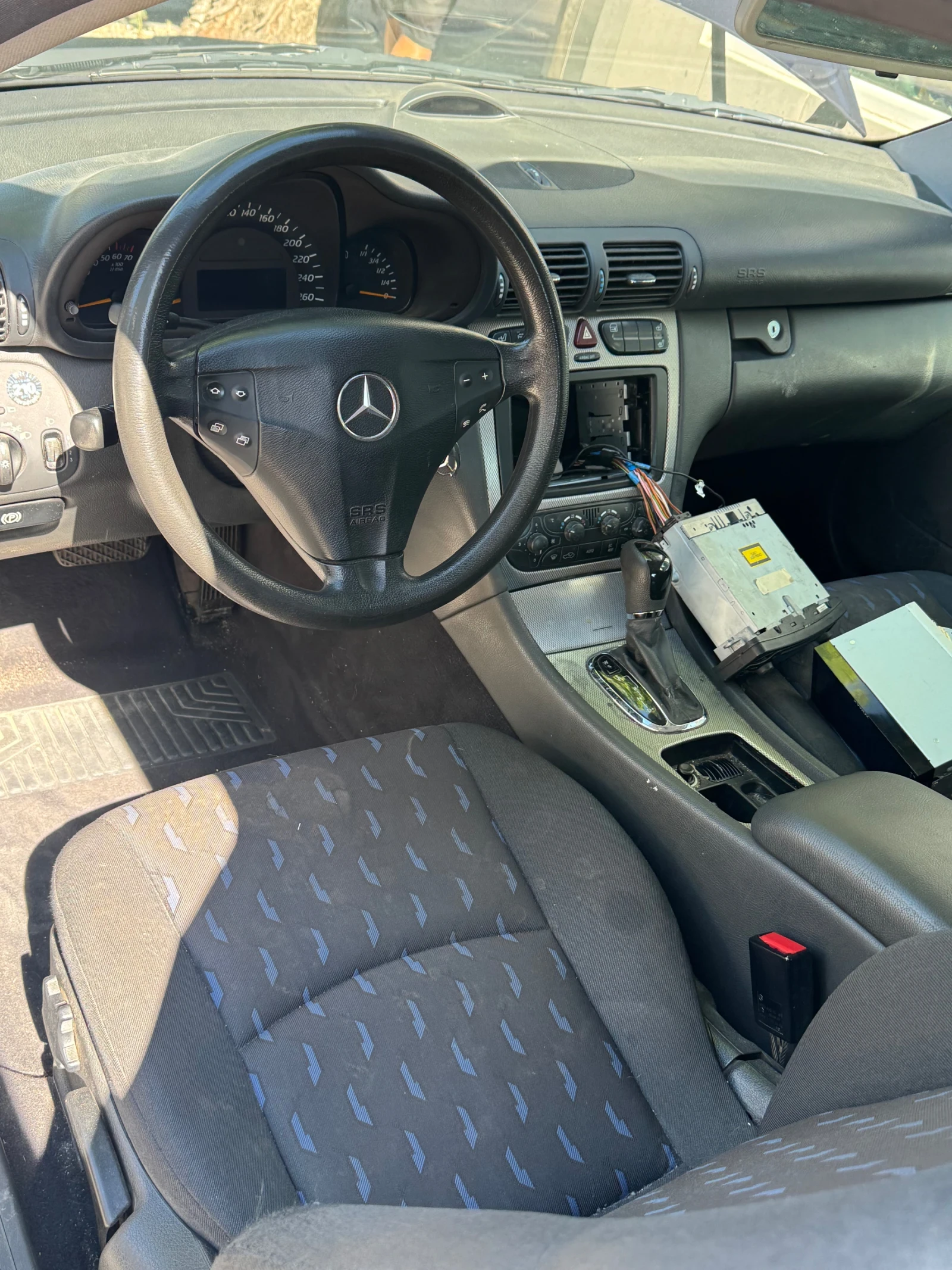Mercedes-Benz C 200 C200 АВТОМАТИК, снимка 4 - Автомобили и джипове - 55681462