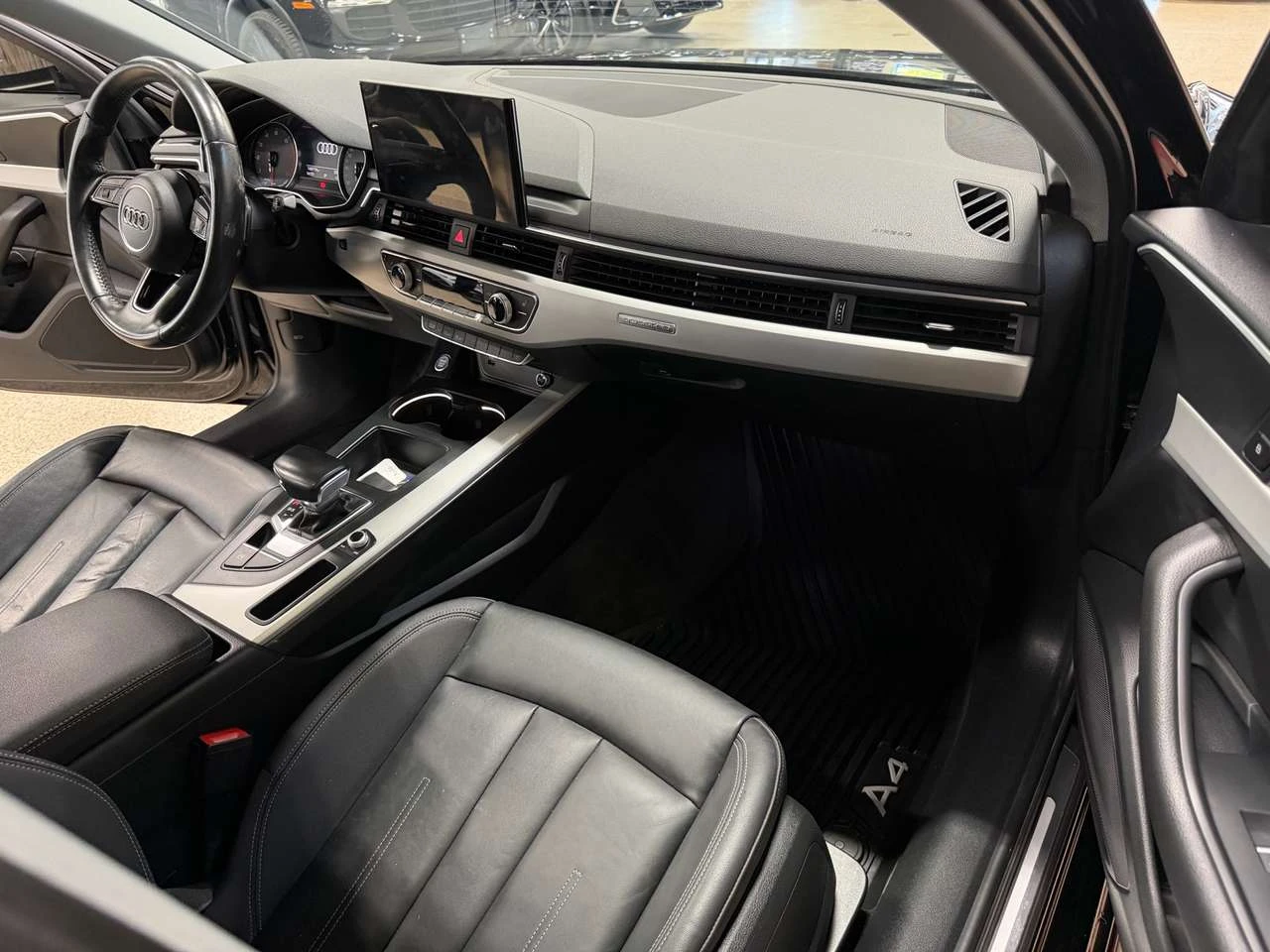 Audi A4 quattro - * As Is* , снимка 11 - Автомобили и джипове - 56556650