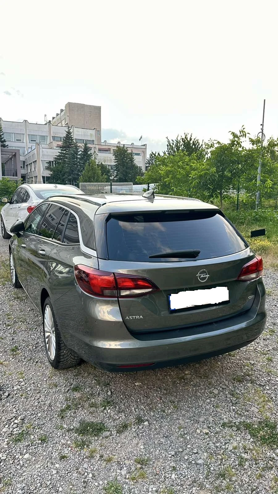 Opel Astra 1.6 CDTI Автоматик, снимка 3 - Автомобили и джипове - 56687214