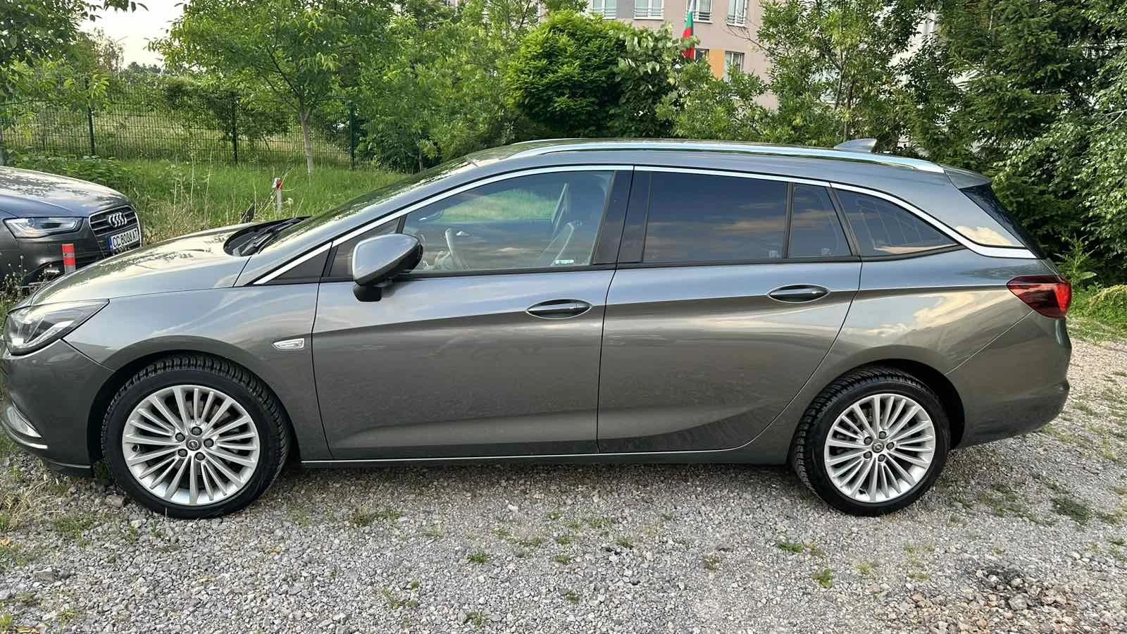 Opel Astra 1.6 CDTI Автоматик, снимка 2 - Автомобили и джипове - 56687214