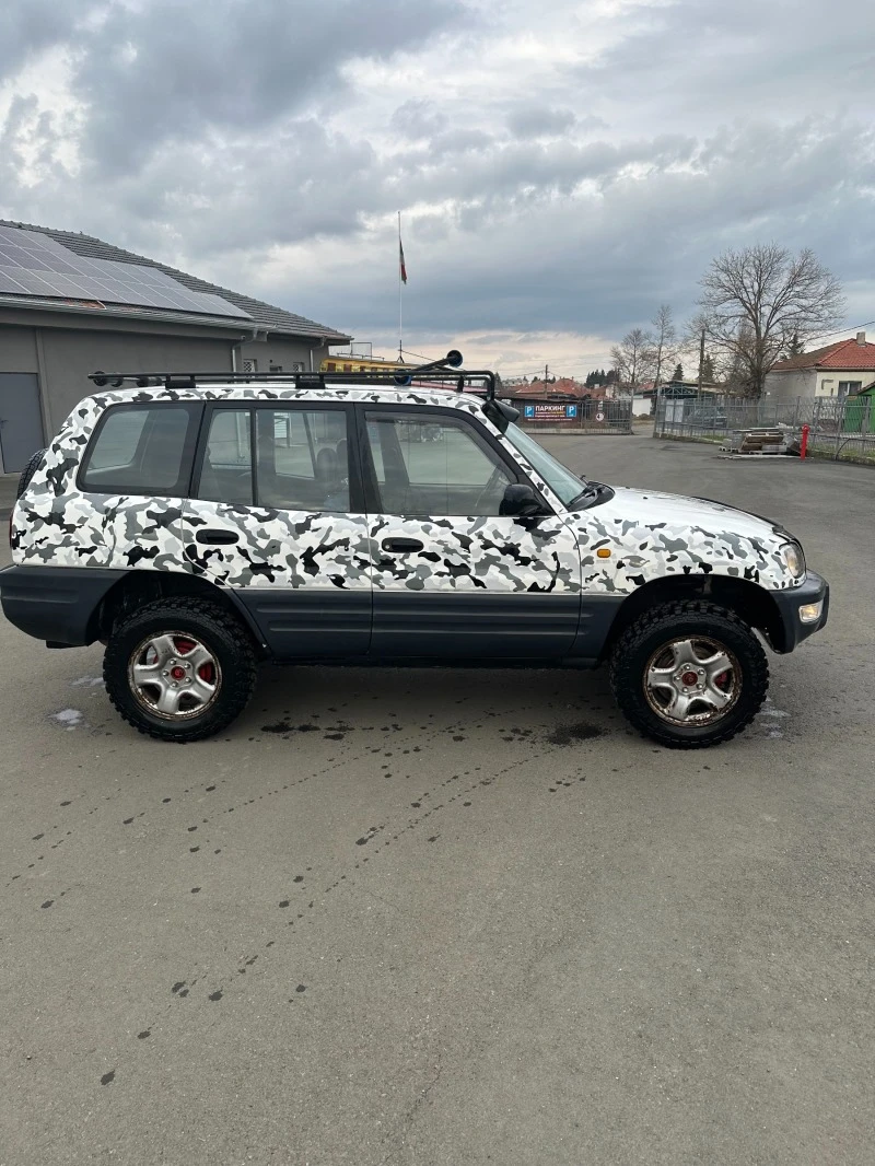 Toyota Rav4, снимка 4 - Автомобили и джипове - 47610075