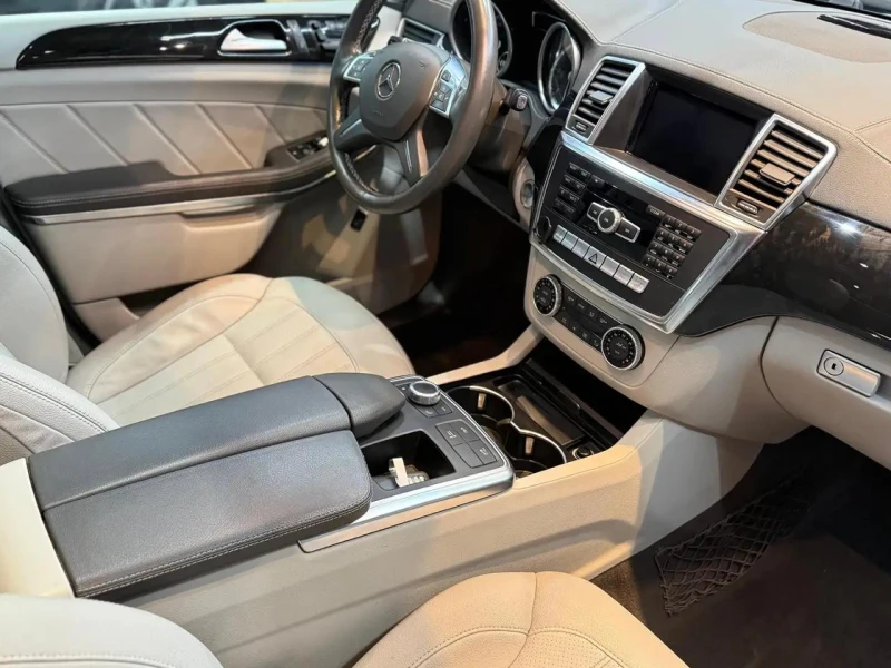 Mercedes-Benz GL 350 * AMG PACK* KEYLESS* PANO* BLIND SPOT* H&K* , снимка 7 - Автомобили и джипове - 53370029