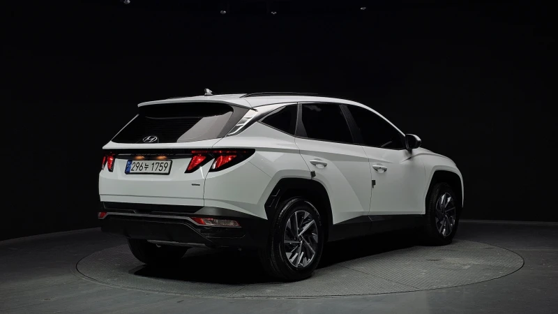 Hyundai Tucson 1.6T/4x4/Пълна сервизна история !!!, снимка 2 - Автомобили и джипове - 53442711