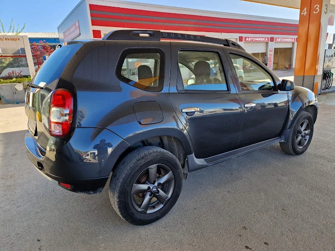 Dacia Duster 1.6 Газ/б-н.Fase, снимка 5 - Автомобили и джипове - 49536208