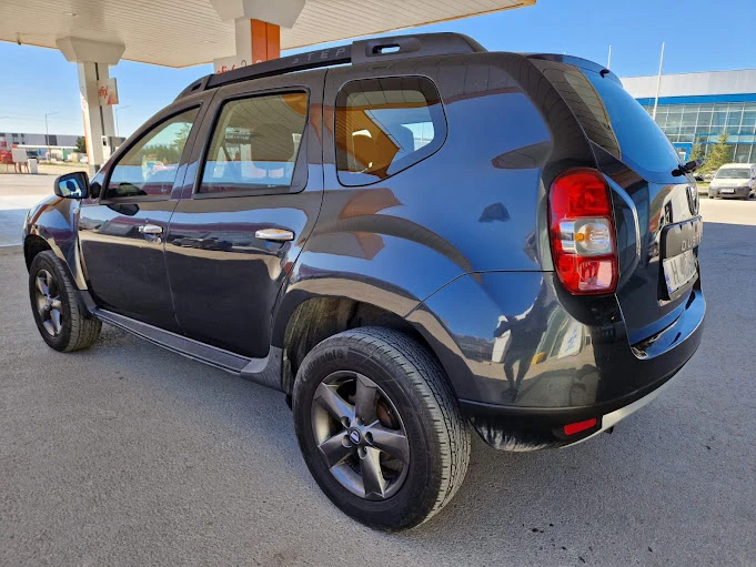 Dacia Duster 1.6 Газ/б-н.Fase, снимка 3 - Автомобили и джипове - 49536208