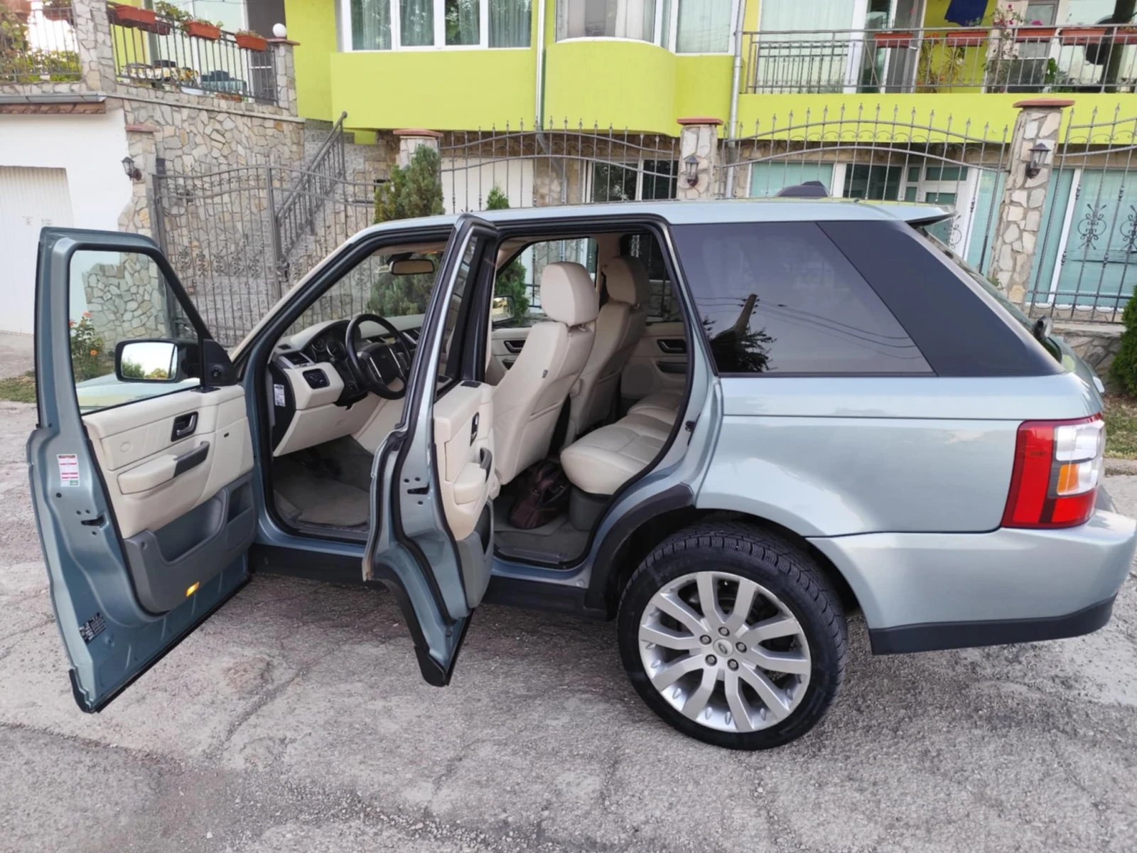 Land Rover Range Rover Sport  - изображение 2