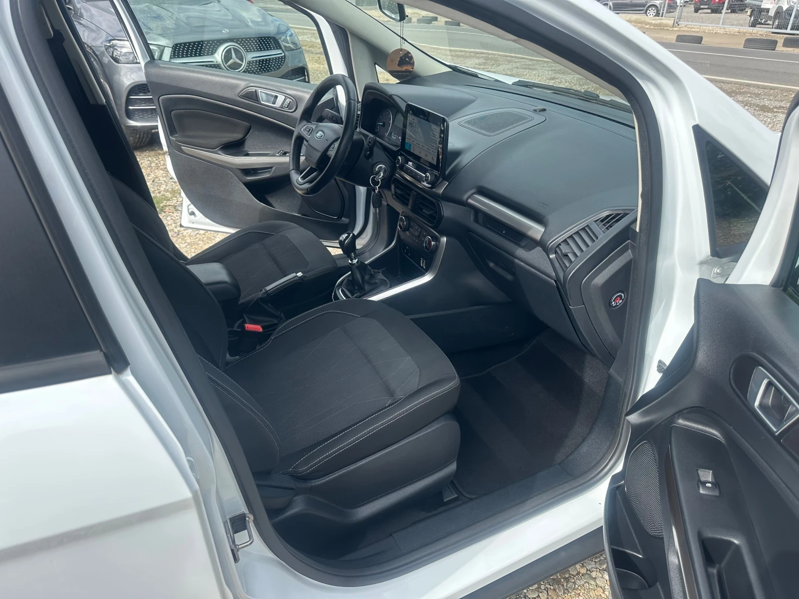 Ford EcoSport 1, 0 EcoBoost  - изображение 8