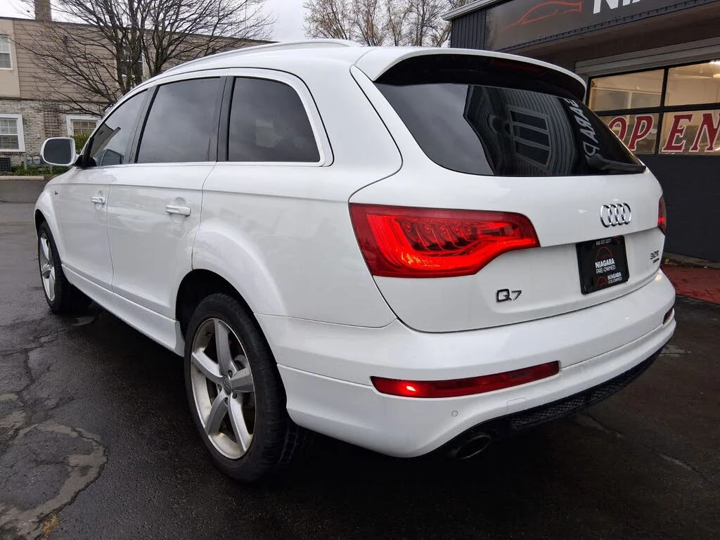 Audi Q7 * АВТО КРЕДИТ* ЦЕНА ДО БГ * СЕРВИЗНА ИСТОРИЯ *  - изображение 4