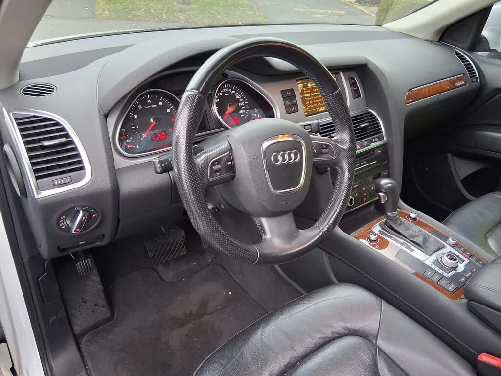 Audi Q7 * АВТО КРЕДИТ* ЦЕНА ДО БГ * СЕРВИЗНА ИСТОРИЯ *  - изображение 9