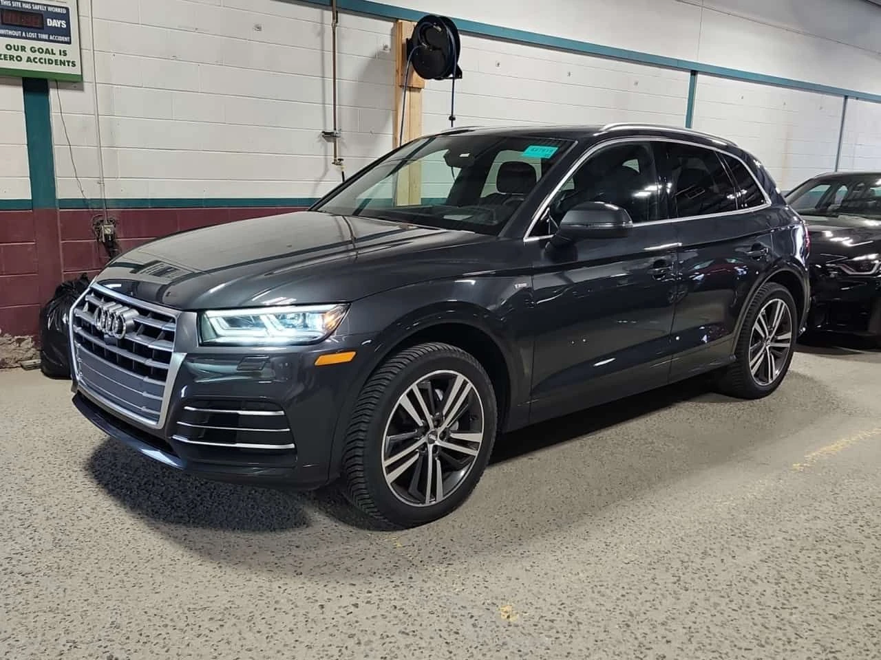 Audi Q5 S LINE/TECHNIK/ПАНО/2 КЛЮЧА/CARFAX/ФИНАНСИРАНЕ, снимка 2 - Автомобили и джипове - 54673146