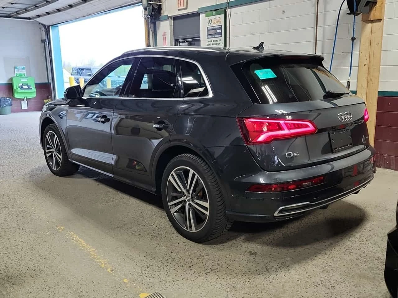 Audi Q5 S LINE/TECHNIK/ПАНО/2 КЛЮЧА/CARFAX/ФИНАНСИРАНЕ, снимка 4 - Автомобили и джипове - 54673146