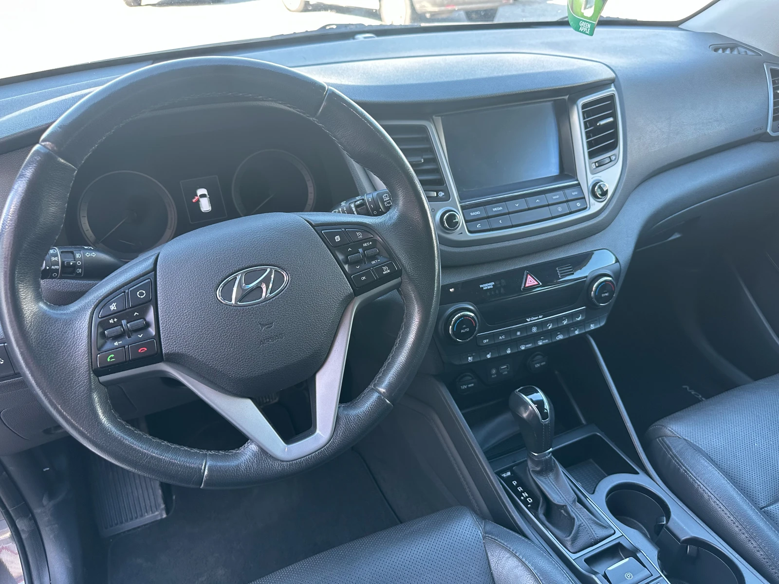Hyundai Tucson 2.0Crdi 4x4 FULL, X-POSSIBLE, снимка 10 - Автомобили и джипове - 55289407