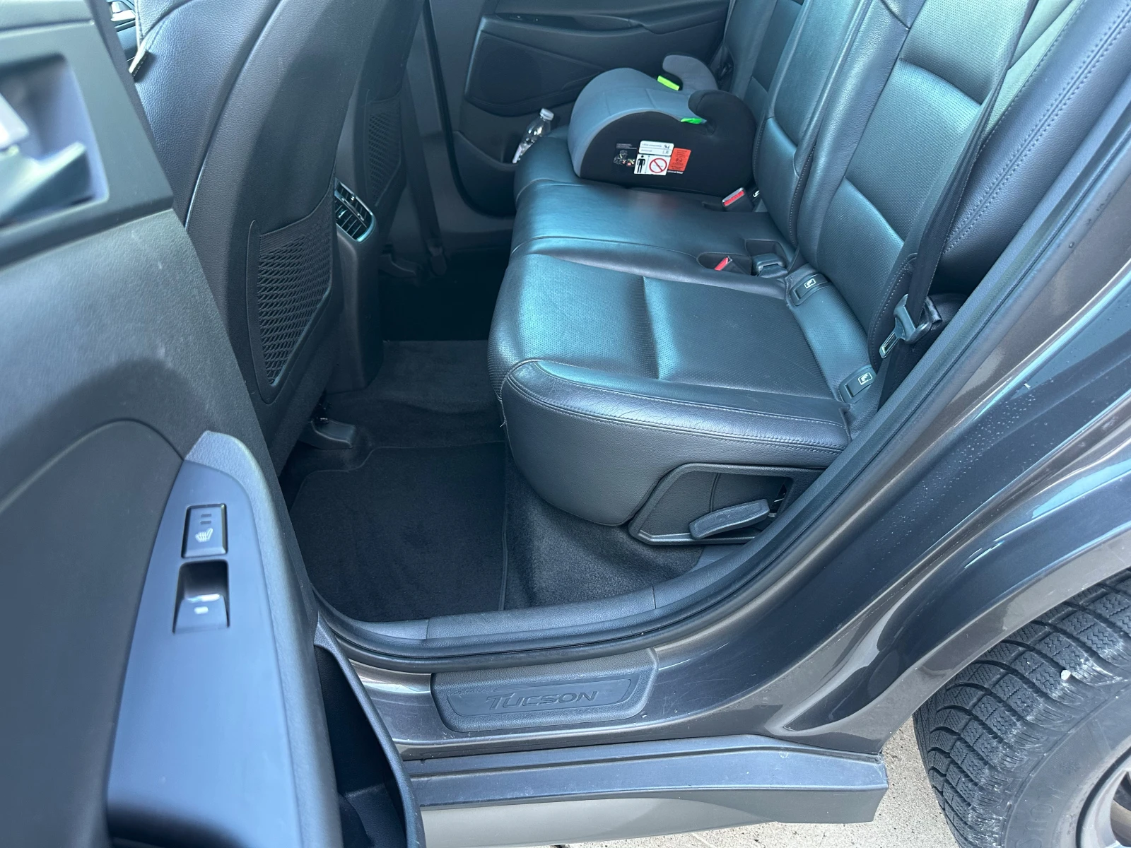 Hyundai Tucson 2.0Crdi 4x4 FULL, X-POSSIBLE, снимка 11 - Автомобили и джипове - 55289407