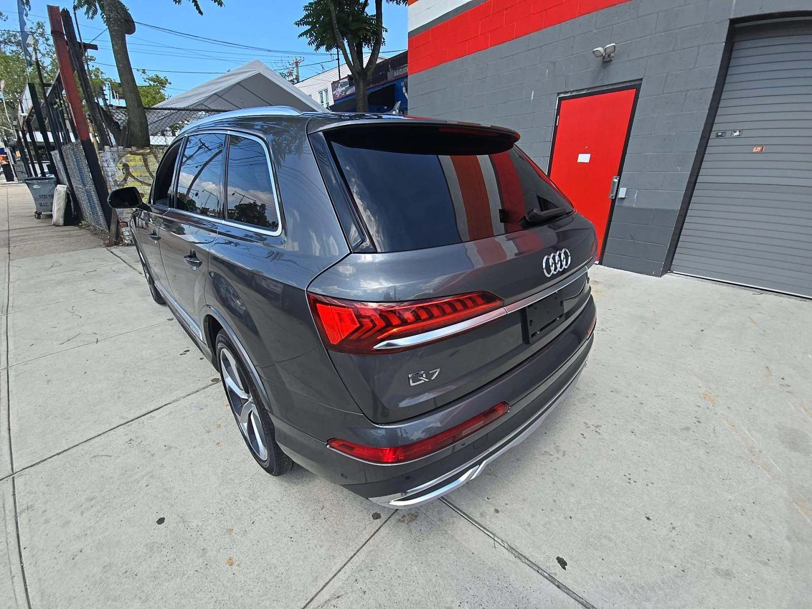 Audi Q7 2021* PRESTIGE* 7PASS* PANO* MATRIX* DIS* КРАЙНА Ц, снимка 4 - Автомобили и джипове - 55611433
