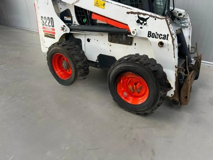 Мини челни товарачи Bobcat S220, снимка 5 - Индустриална техника - 47718134