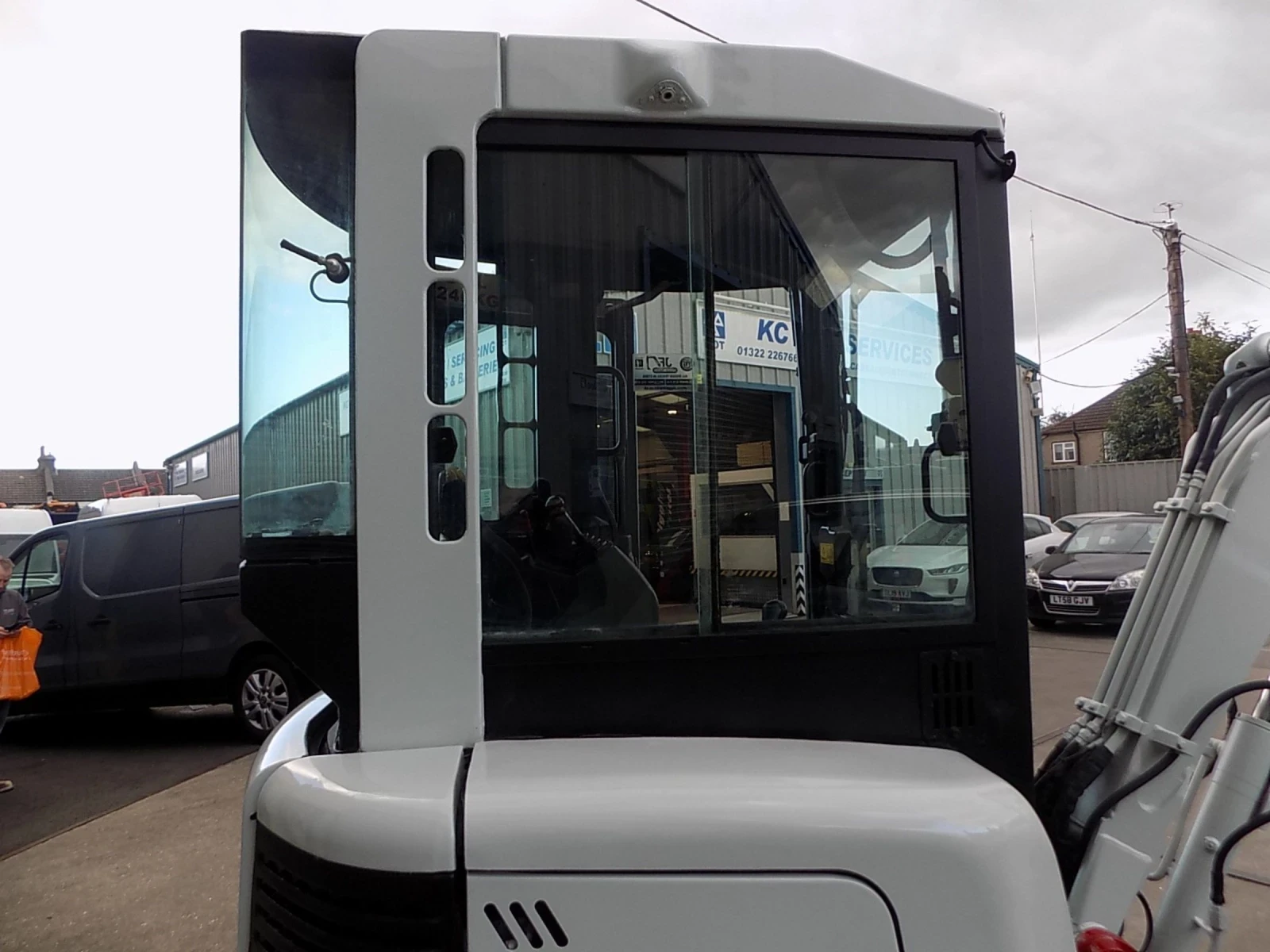 Багер Takeuchi TB 23R - изображение 5