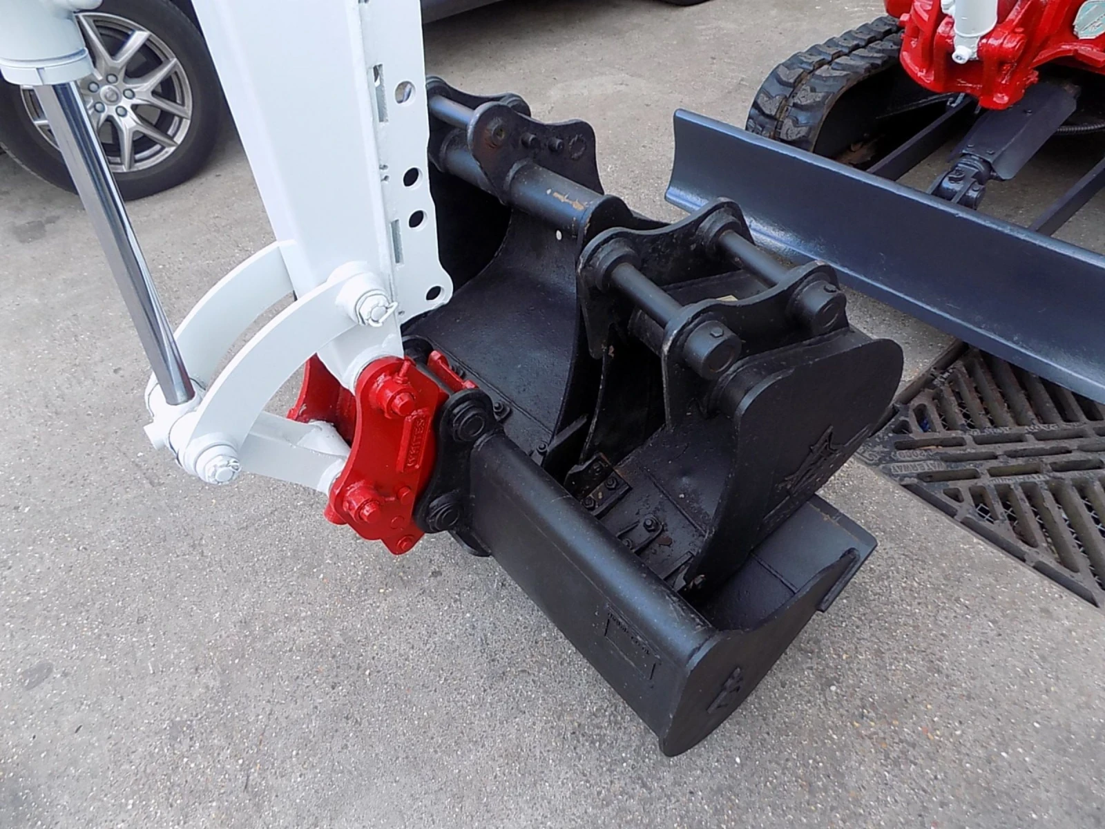 Багер Takeuchi TB 23R - изображение 9