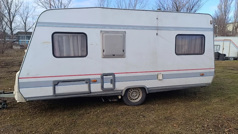 Каравана Burstner Club 500, снимка 9 - Каравани и кемпери - 53141295