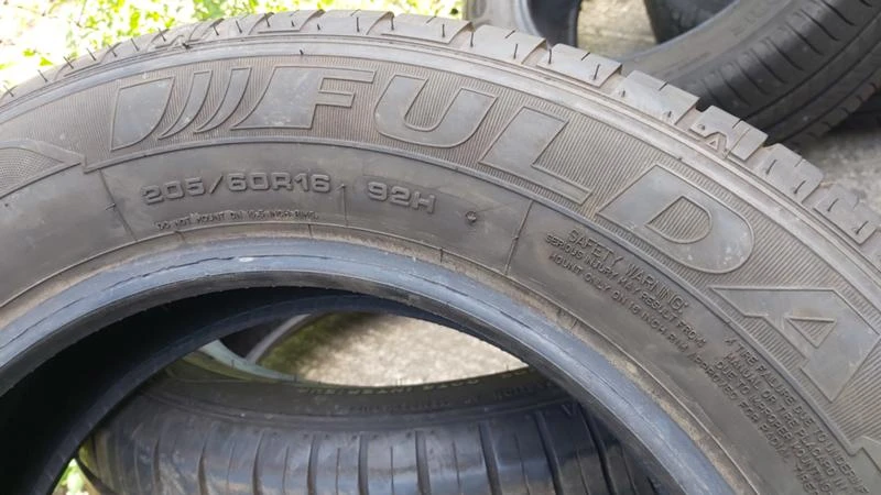 Гуми Летни 225/40R18, снимка 8 - Гуми и джанти - 29254694