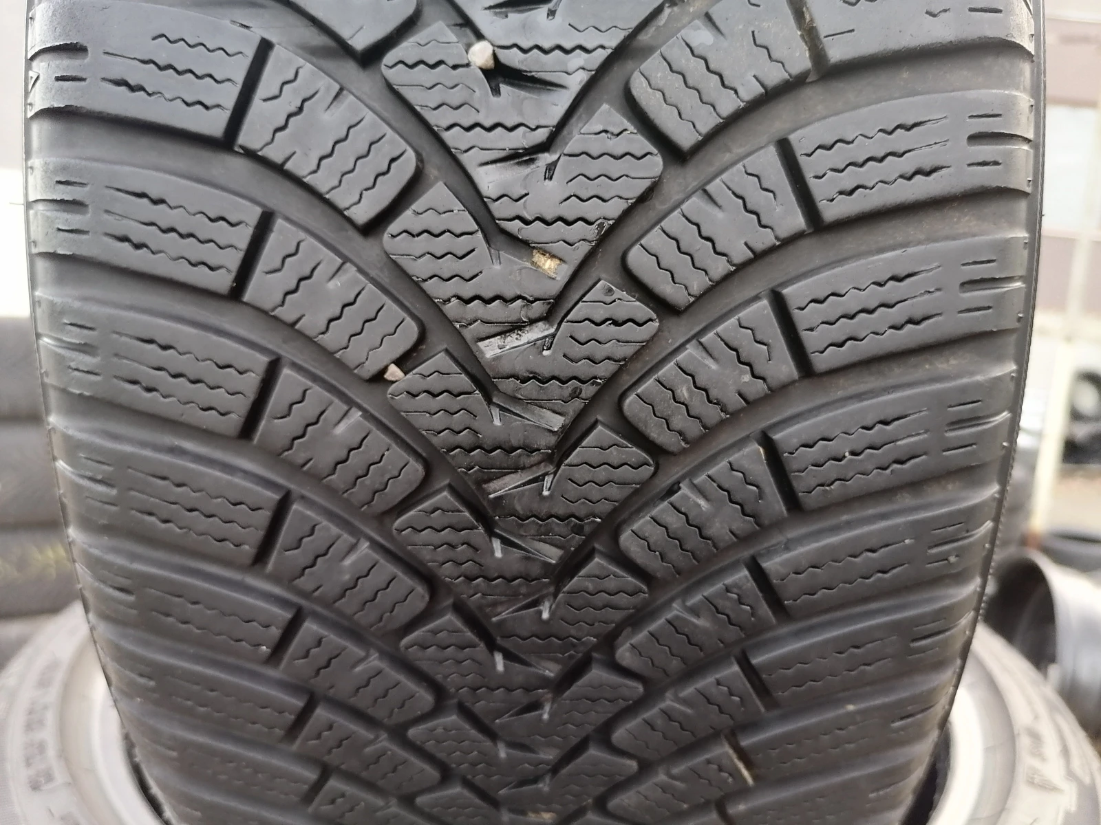  215/40R17 | Mobile.bg   1