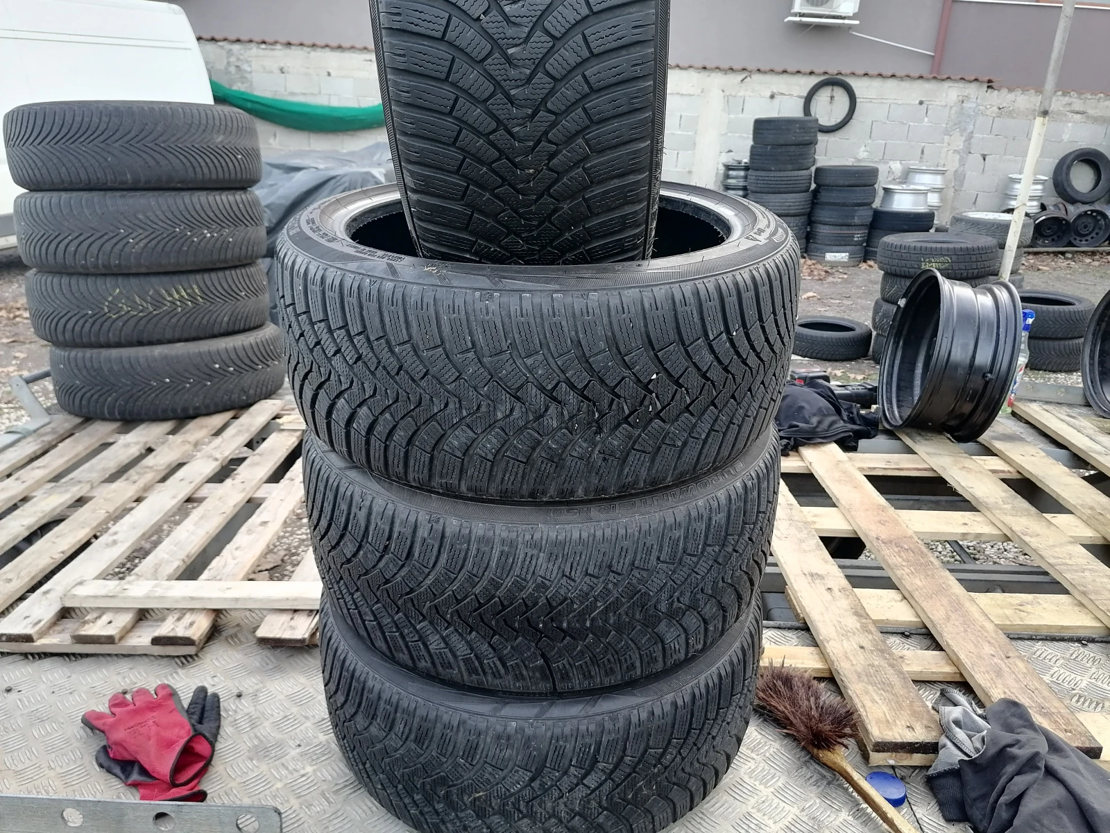  215/40R17 | Mobile.bg   2