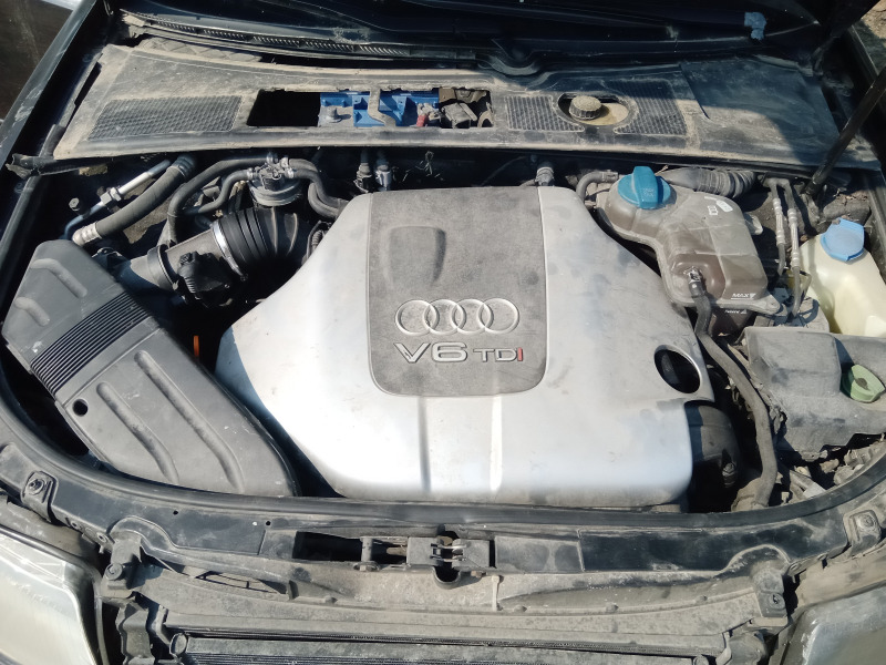 Audi A4 2.5 TDI, снимка 3 - Автомобили и джипове - 46353478
